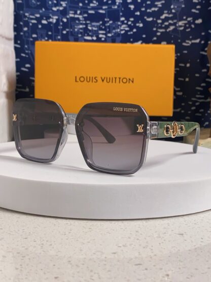 LOUIS VUITTON Fashion Sunglasses - Image 2