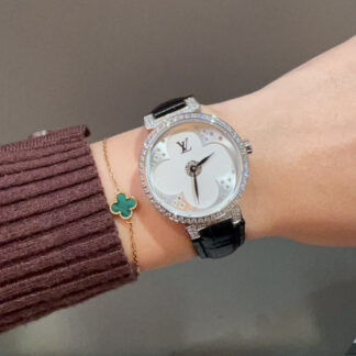 Louis Vuitton three-hand super hot watch