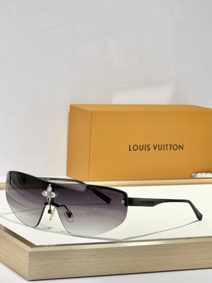 LOUIS VUITTON Fashion Sunglasses