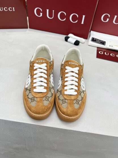Gucci classic design German training elements catwalk model - Image 2