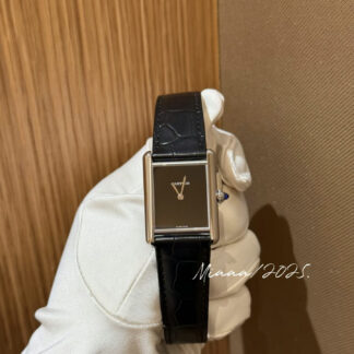 Cartier classic tank series simple and elegant style watch