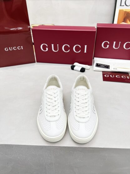 Gucci classic design German training elements catwalk model - Image 2