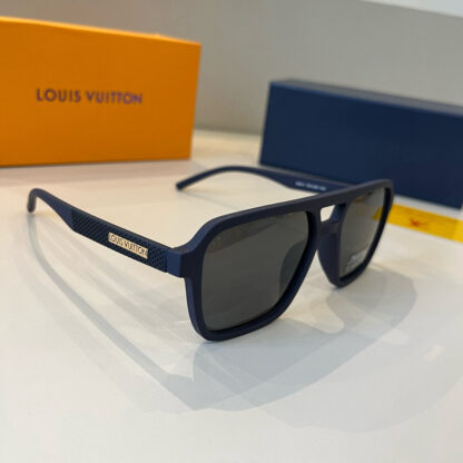 LOUIS VUITTON Fashion Sunglasses - Image 2
