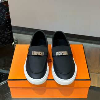 Hermès Classic Men's Black Soft and Durable Loafers