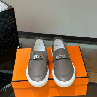 Hermès Classic Men's Grey Soft Durable Loafers