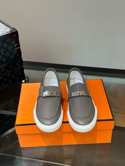 Hermès Classic Men's Grey Soft Durable Loafers