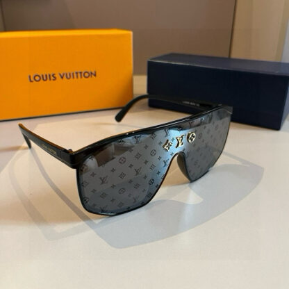 LOUIS VUITTON Fashion Sunglasses