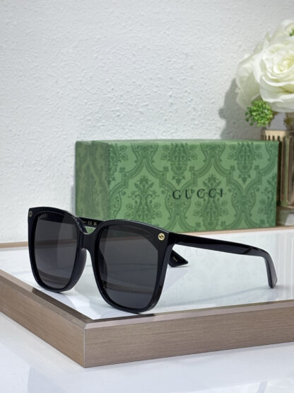 Gucci fashion sunglasses - Image 2