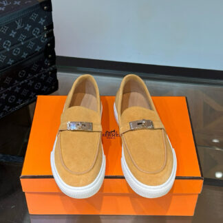 Hermès Classic Men's Apricot Soft and Durable Loafers