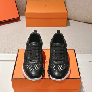 Hermes couple's breathable and lightweight black casual sports shoes