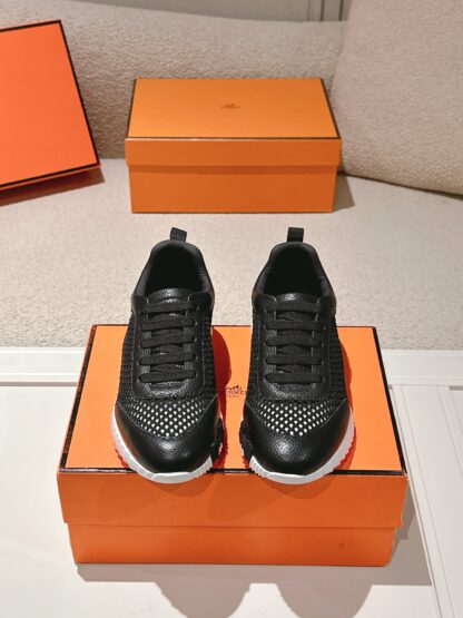 Hermes couple's breathable and lightweight black casual sports shoes