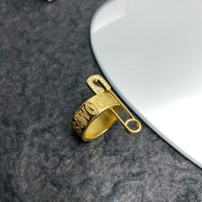 Vivienne Westwood Safety Pin Ring