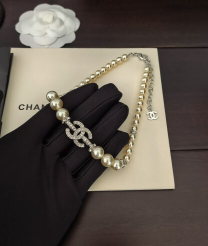 Chanel platinum full diamond cc pearl necklace - Image 2