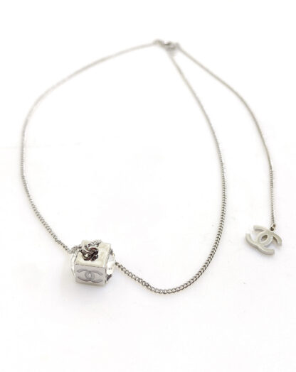 Chanel platinum small cube necklace - Image 2