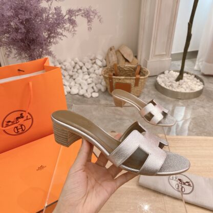 Hermès Summer Classic Style Palm Pattern Silver Brown Chunky Heel Sandals