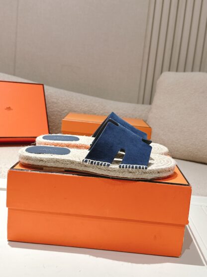 Hermes Spring and Summer Dark Blue Fashionable and Comfortable Straw Slippers - Image 2