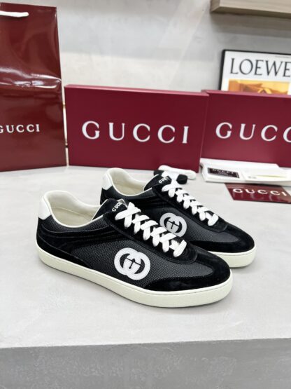 Gucci classic design German training elements catwalk model - Image 3