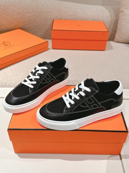 Hermes black and white couple's stylish casual skateboard shoes - Image 2