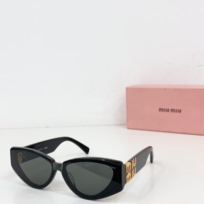 Miu Miu trendy fashion sunglasses - Image 3