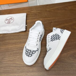 Hermes flat-soled stylish lightweight white and black sports casual shoes