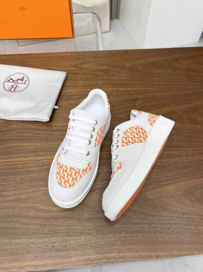 Hermes flat-soled stylish lightweight white and orange sports casual shoes