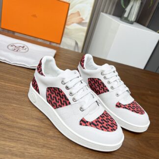 Hermes flat-soled fashionable and lightweight white and pink sports casual shoes