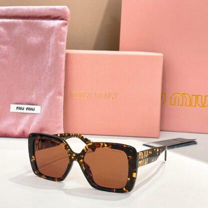 Miu Miu trendy fashion sunglasses - Image 3