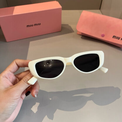 Miu Miu trendy fashion sunglasses - Image 3