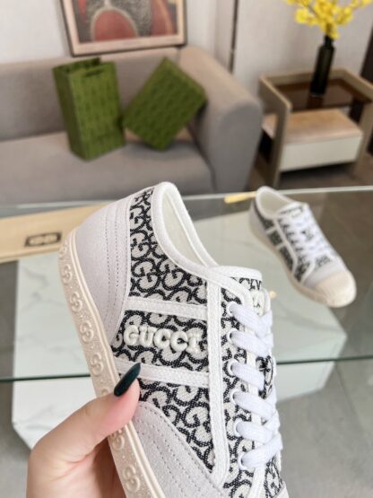 Gucci low-top casual sneakers - Image 3