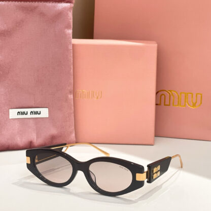 Miu Miu trendy fashion sunglasses - Image 3