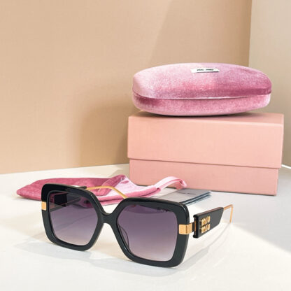 Miu Miu trendy fashion sunglasses - Image 3