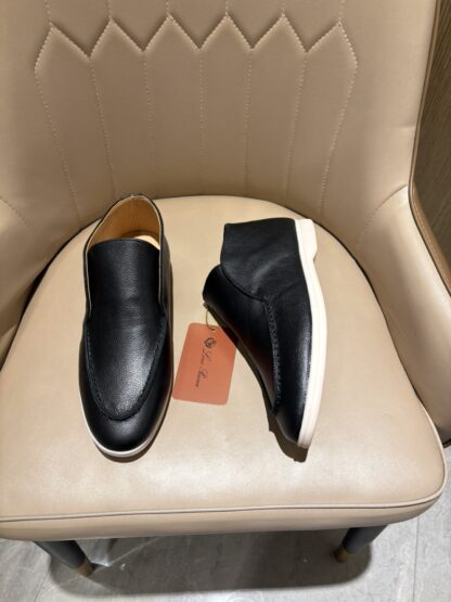 Hermès classic black high-end loafers - Image 2