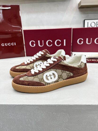 Gucci classic design German training elements catwalk model - Image 3