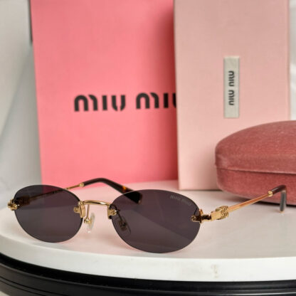 Miu Miu trendy fashion sunglasses - Image 3