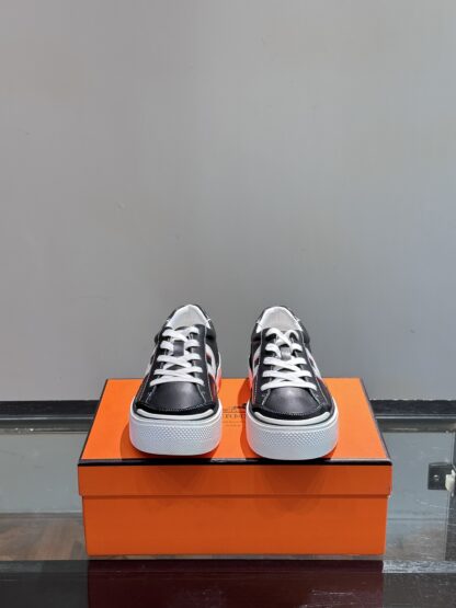 Hermes men's low-top comfortable black and white casual sports shoes - Image 2