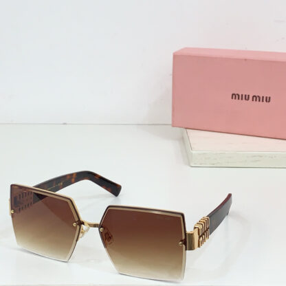 Miu Miu trendy fashion sunglasses - Image 3