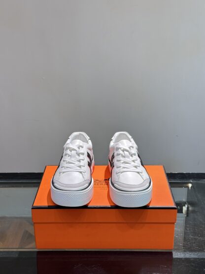 Hermes men's low-top comfortable white and black casual sports shoes - Image 2