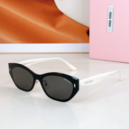 Miu Miu trendy fashion sunglasses - Image 3