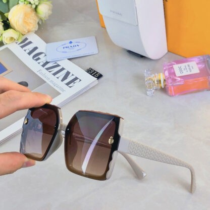 Prada fashion trend sunglasses - Image 2