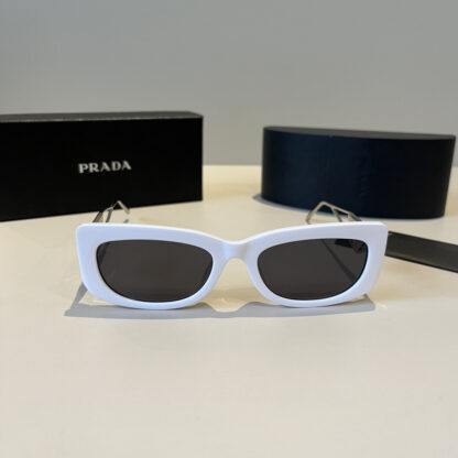 Prada fashion trend sunglasses - Image 3