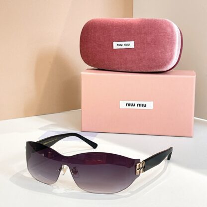Miu Miu trendy fashion sunglasses - Image 3