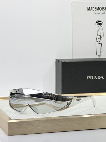 Prada fashion trend sunglasses - Image 2