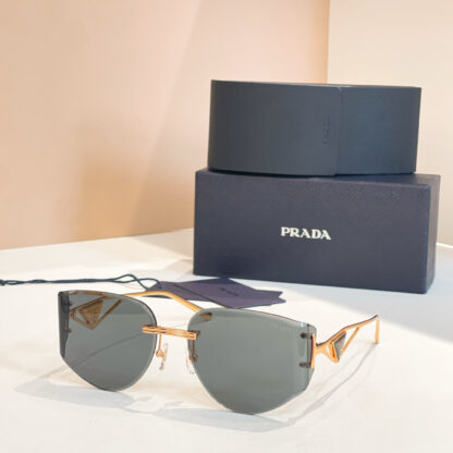 Prada fashion trend sunglasses - Image 2