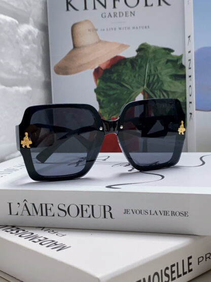 Prada fashion trend sunglasses - Image 2
