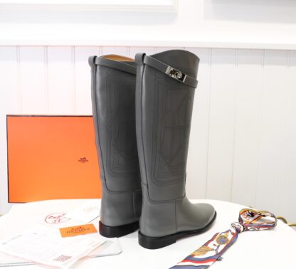 Hermès classic kelly buckle grey stylish mid-calf boots - Image 2