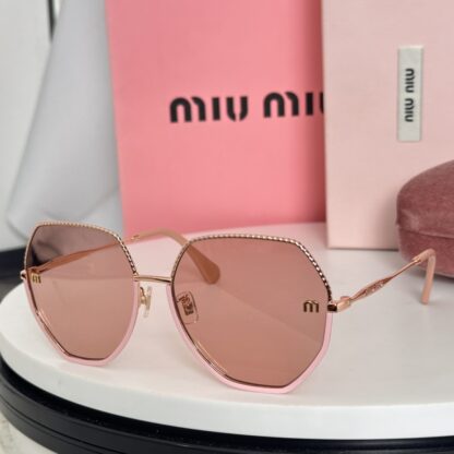 Miu Miu trendy fashion sunglasses - Image 3