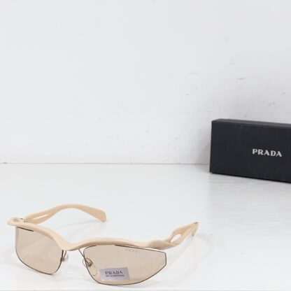 Prada fashion trend sunglasses - Image 2
