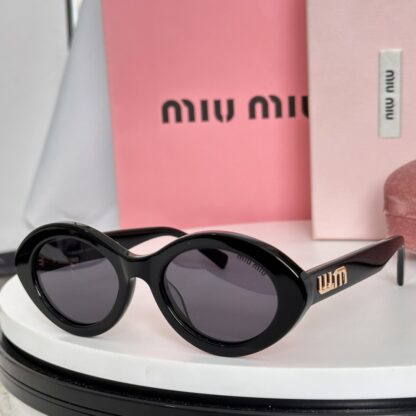 Miu Miu trendy fashion sunglasses - Image 3
