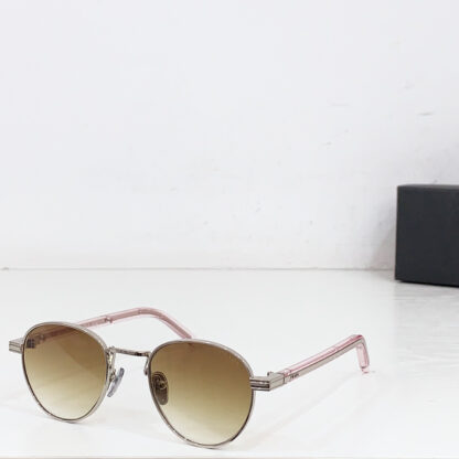 Prada fashion trend sunglasses - Image 2