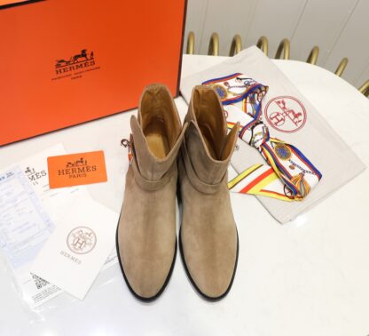 Hermès Classic Apricot Silver Buckle Fashion Knight Boots